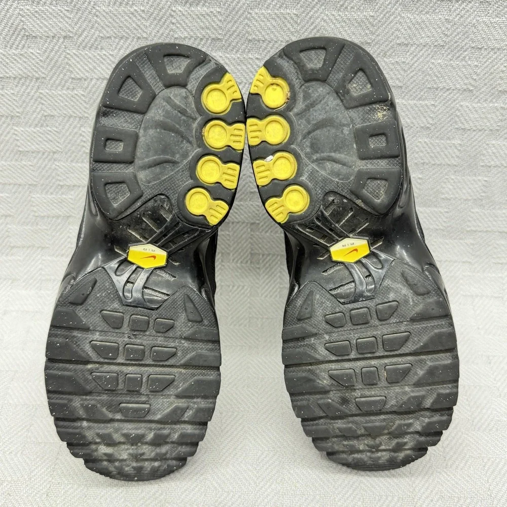 Nike Air Max Plus Shoes Unisex Kids Size 2.5 Black Low Top Sneakers CD0610-001